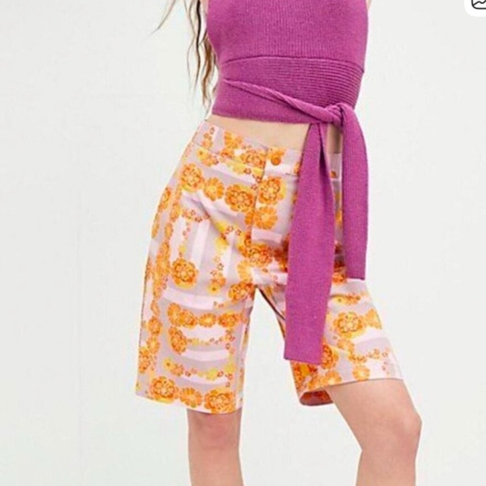 Free People Copper Tag Retro High waisted floral shorts with pockets Size 8